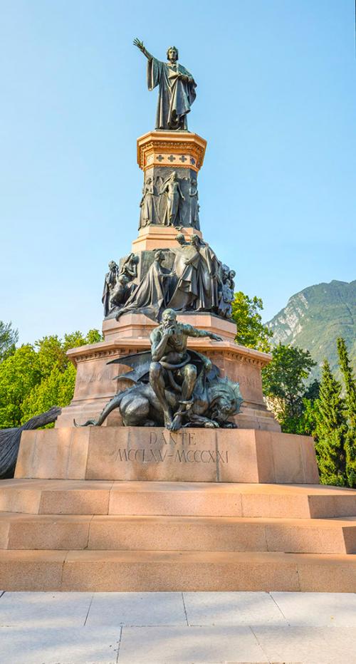 Monumento A Dante